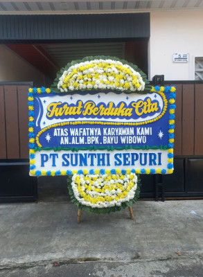 Papan Bunga Duka di Panji Sari