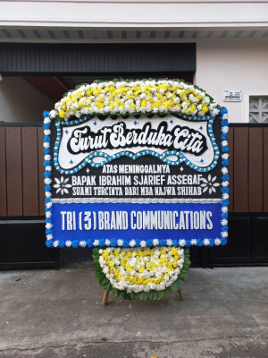 Papan Bunga Duka di Panji Sari